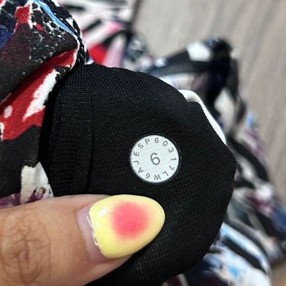 Lululemon Wunder Under 17” - Picture 3 of 3